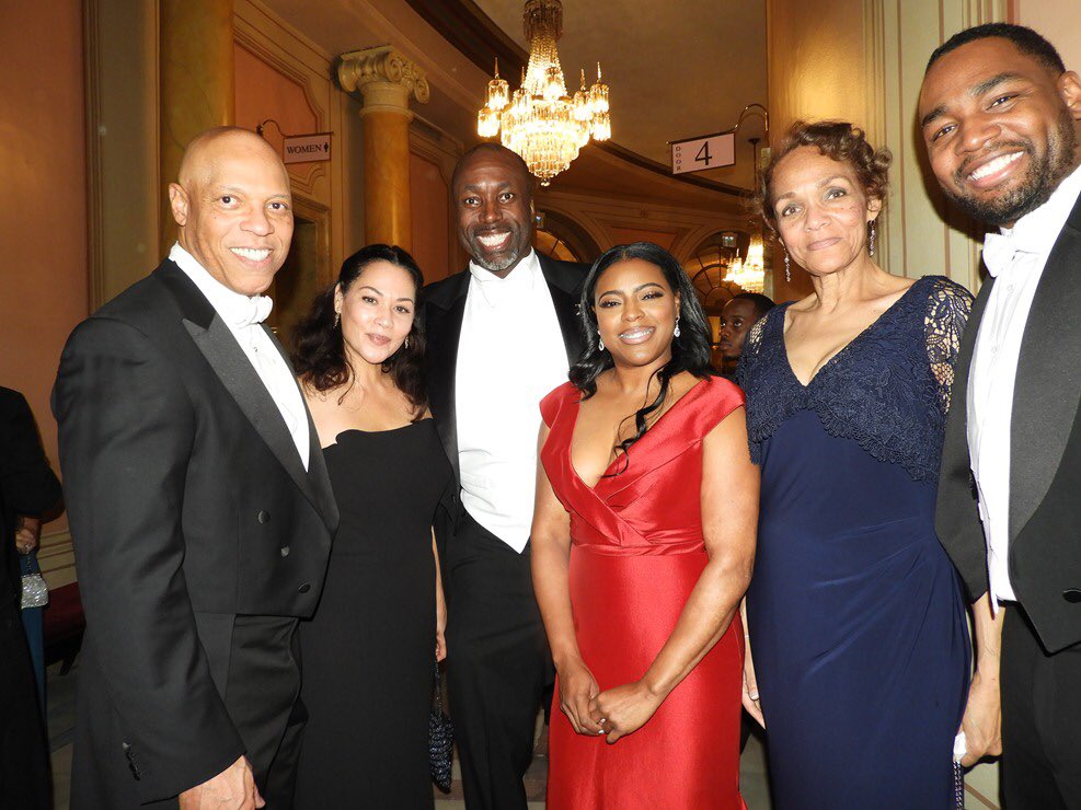 phillyrecord's tweet image. Leaders Turn out for Academy Concert, Ball phillyrecord.com/2019/02/leader…