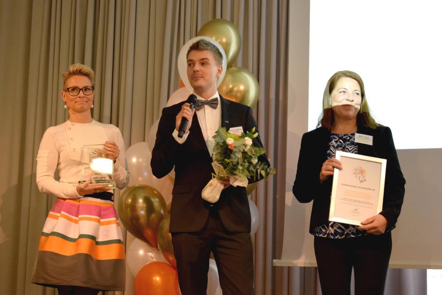 Suomalainen Kirjakauppa on yltänyt 4. kerran peräkkäin Suomen innostavimpien työpaikkojen vuorenhuipulle! Lämmin kiitos koko Suomalaisen perheeltä. fal.cn/i8.T #innostavimmat