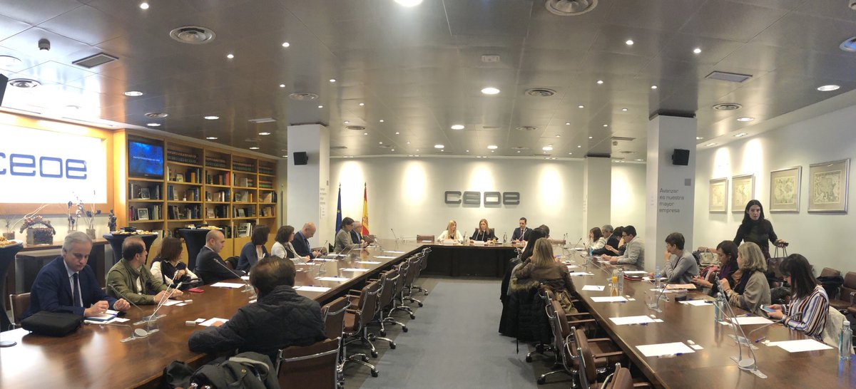 Dircom_CEOE's tweet image. Damos comienzo al Proyecto Territorio, un programa para fomentar la relación entre los #dircoms de las distintas patronales territoriales junto con @patriciarouzaut @calixtorivero 
#ProyectoTerritorio