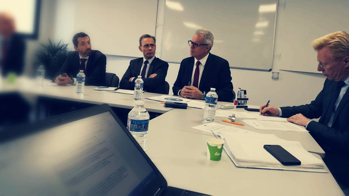 Comment le @Defense_gouv peut accompagner les #PME / #ETI innovantes à devenir des leaders mondiaux ? Quid du capital, quid de la référence, quid de la volonté, qui des choix... @sentryo <a href="/thierryrouquet/">Thierry Rouquet</a> <a href="/comiterichelieu/">Comité Richelieu</a> <a href="/EDENcluster/">EDEN Cluster</a>