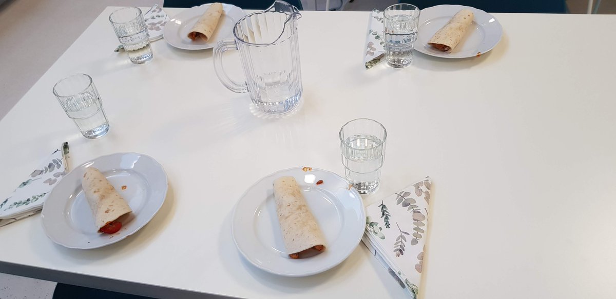Landaasskole's tweet photo. God og mett etter å ha vært dommer i kokkekamp på 7. trinn. Mye god ble servert. https://t.co/GUiUaRlVLL