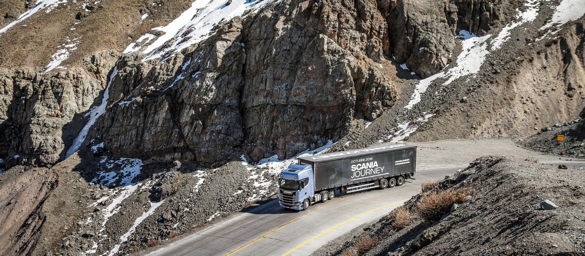 ScaniaGroup's tweet photo. Two Scania S 500 started a journey in Southern Brazil. 54 days and 14.000 kilometres later they reached Peru. A trip full of discoveries and encounters with the people of Latin America, to show that attitudes can change the world. Full story: https://t.co/2hvHnzbHPs https://t.co/R11oNEjEzW