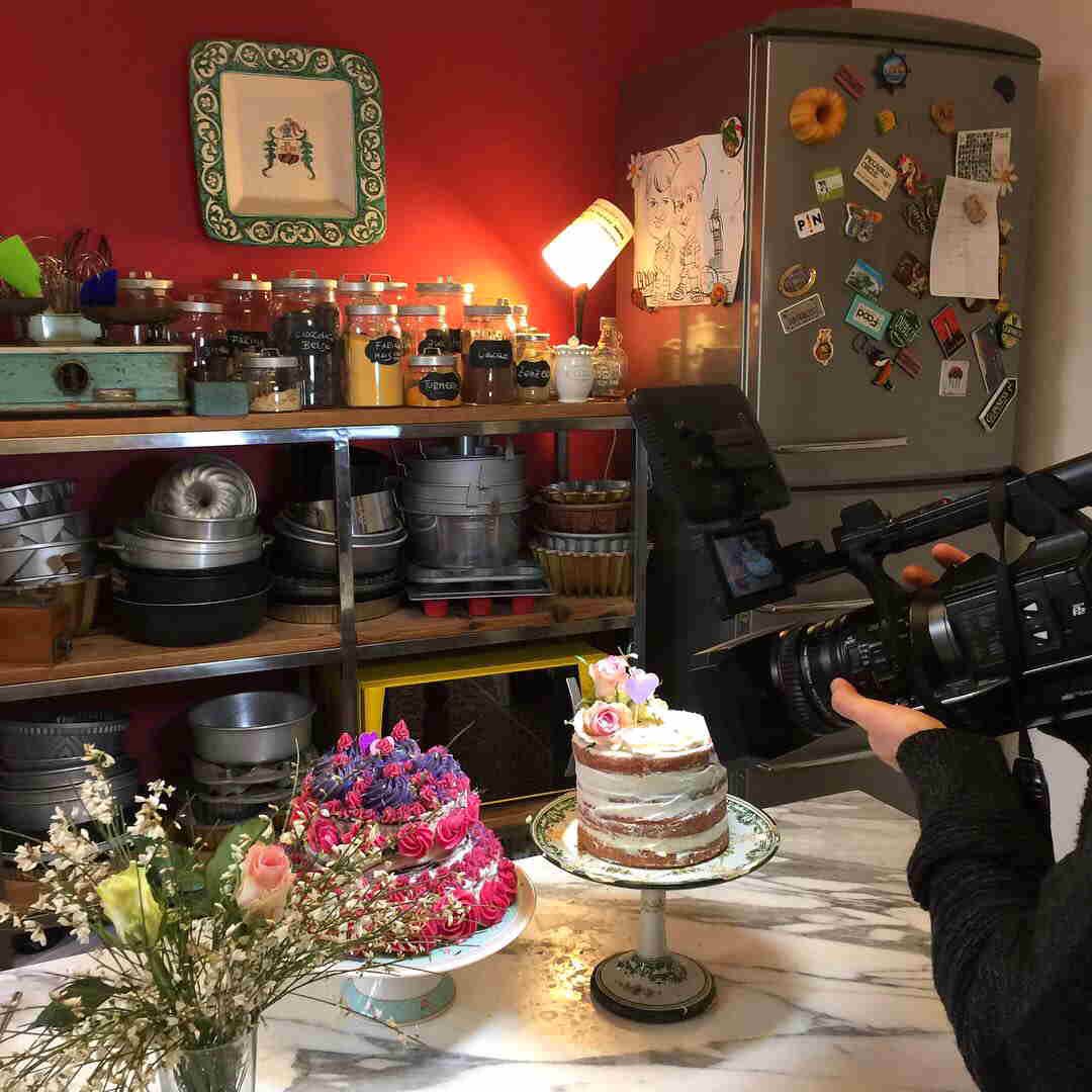 MonicaZacchia1's tweet photo. Tg5 Gusto in My kitchen ! presto la puntata in onda sul cake design amatoriale con Gioacchino Bonsignore e la bravissima Marianna Manzi. https://t.co/b5KKUz8NqW #cakedesign @Fiordipistacchi #tv #saygoodita @saygoodITA https://t.co/4A9QCseDun