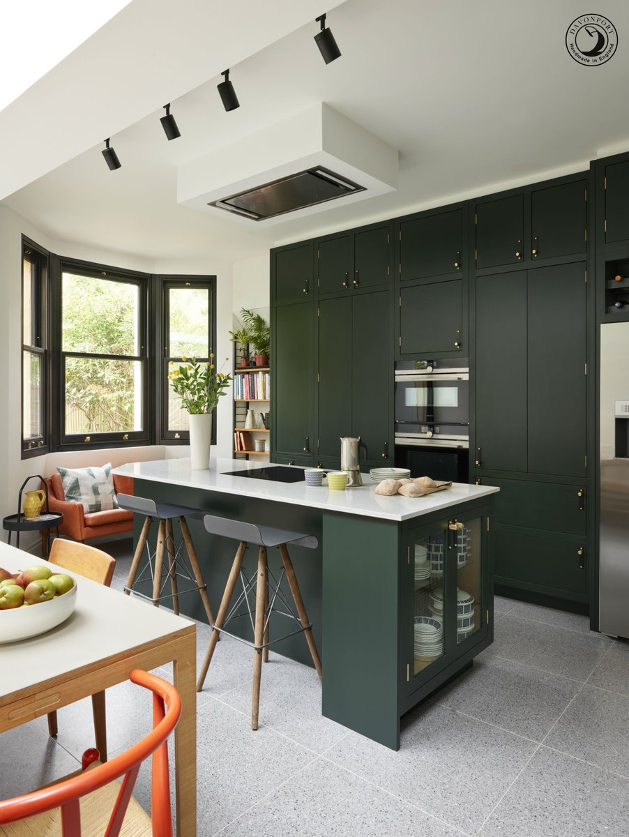Have you seen our #Shoreditch #kitchen? Eclectic and unapologetically #industrial, this kitchen style is ideally suited to townhouses and loft apartments. Visit our website to find our more >>> davonport.com/kitchens/shore…