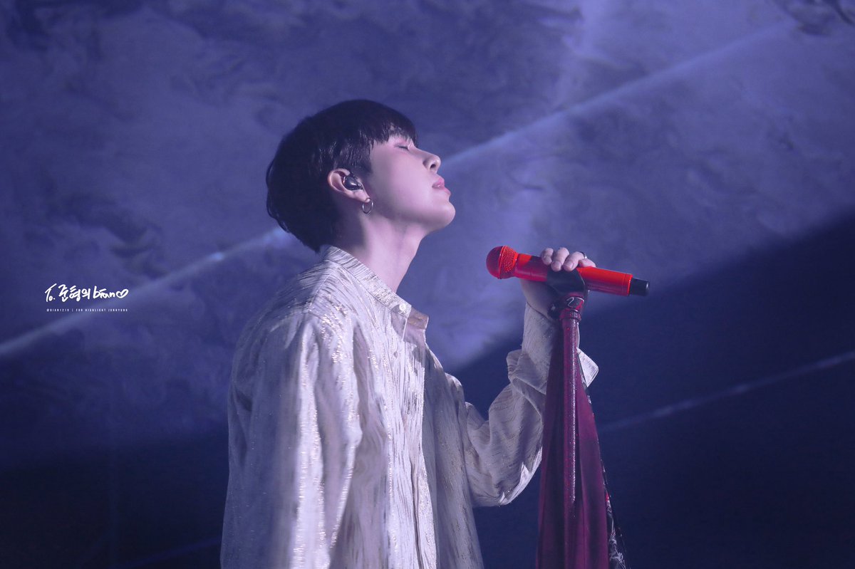 bian1219's tweet photo. #용준형 190202 'goodbye 20's'
‘This ain't the last time that I'll see your face’
https://t.co/VfOY5T82q2 https://t.co/hCRI4Xyfsi
