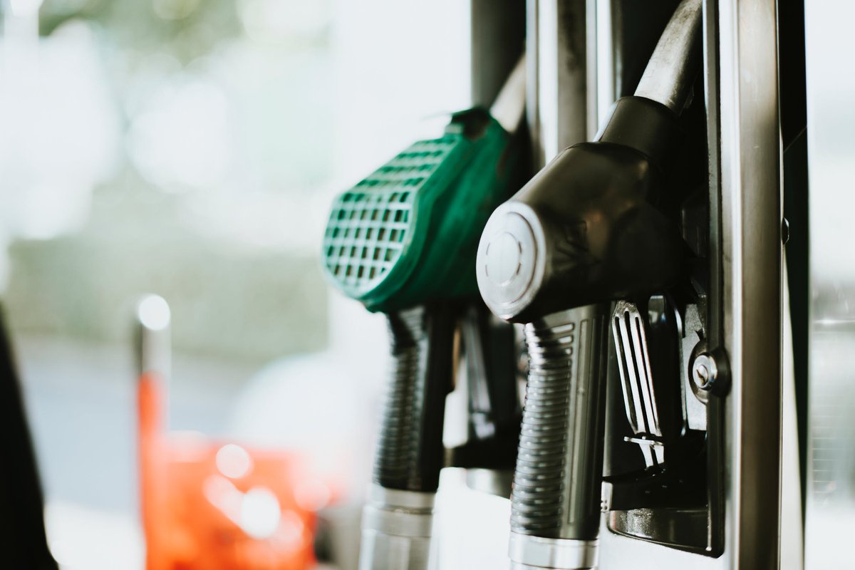 dawsonvansltd's tweet image. Did you know that petrol and diesel prices have dropped for the third month in a row? The RAC state that the current average price of Diesel is 128.64ppl and Unleaded is 119.55ppl. Click here to calculate your journey cost -&amp;gt; bit.ly/2iF4Fr1 #FleetOperator.