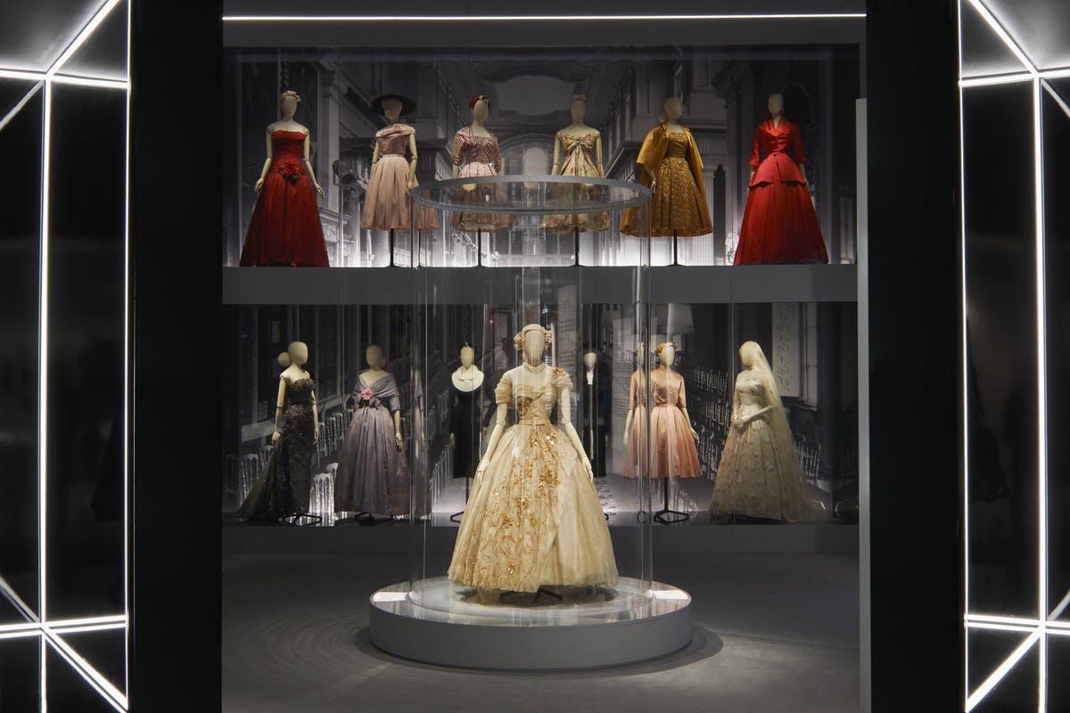 Dior diseña sueños en un museo.
ow.ly/okNJ30nB7Ev