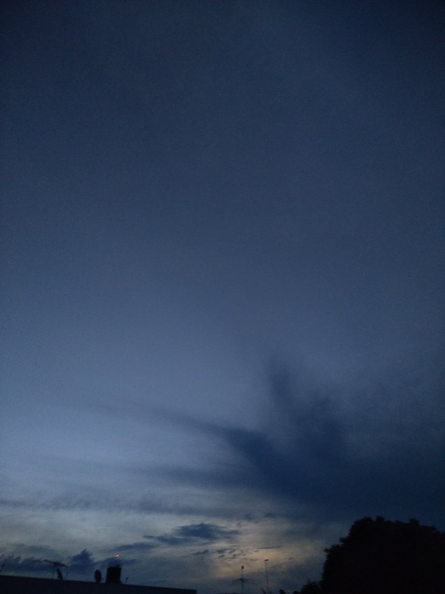 acroandr's tweet image. #skyvibes