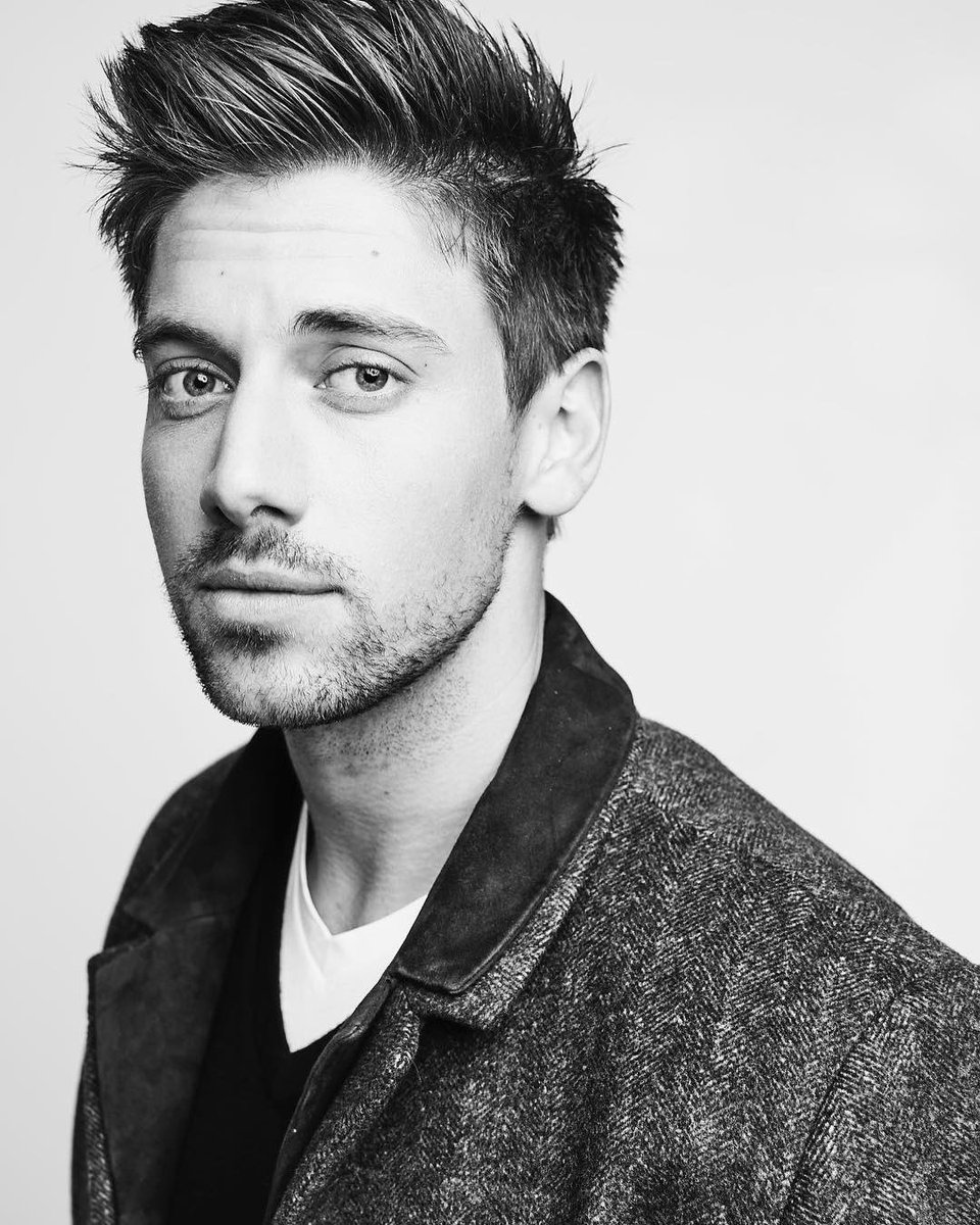 lincolnyounes1's tweet photo. So much fun shooting with Maartan De Boer at the @OfficialTCA’s today for @GrandHotelABC. @AllSaintsLive  @TVGuideMagazine  🕺📸💫💥 https://t.co/1JSmMgMWaV