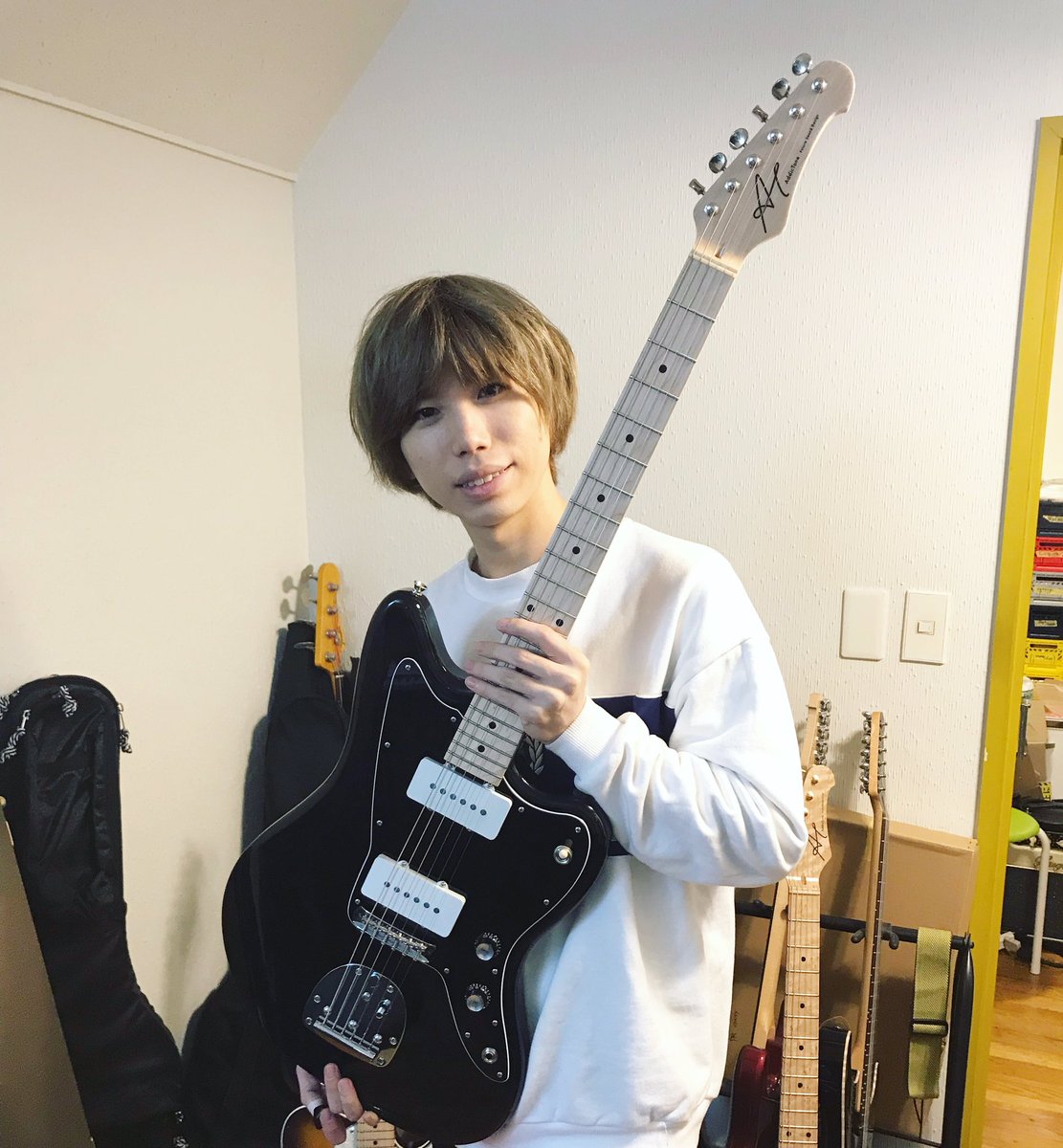 大輔 Official髭男dism Ladyのライブアレンジで大活躍してくれました このギターかっこいいよね Twitter