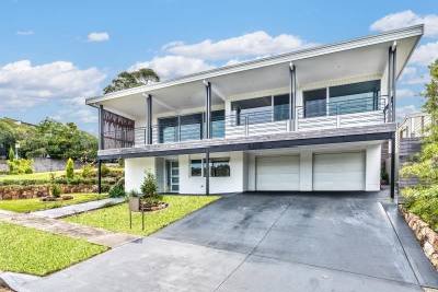 chapmanproperty's tweet photo. This large home situated in the popular suburb Merewether Heights, is the perfect combination of style, space and located 🏠 
🏠OPEN HOME Saturday, 9th February 10:55am-11:05am
BOOK AN INSPECTION 📱49261400#ChapmanProperty
📷 https://t.co/0fQVpAlBoz