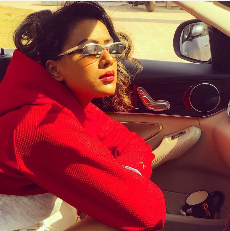 eevajay's tweet photo. @biggbollywood #NiaSharma https://t.co/iBWmXjKmfM