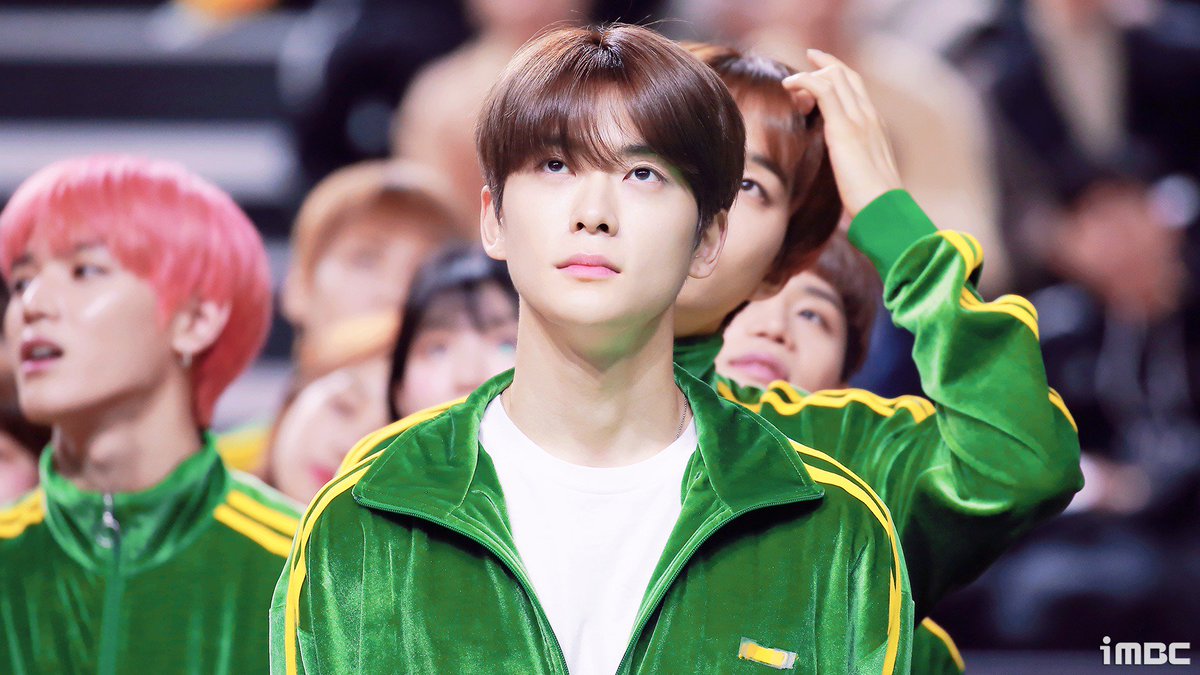 pondlababor's tweet photo. ไอ่ตี๋อ้วน มึงแพ้แน่

เดี๋ยวแข่งเสร็จกูจะไปคิดบัญชีกับมึง

กูไม่กลัวมึงหรอกไอ่ตี๋อ้วน

ทำไมมึงไม่กลัวกู

ก็มึงตกบัญชี!!!! https://t.co/rosGmFu8M6