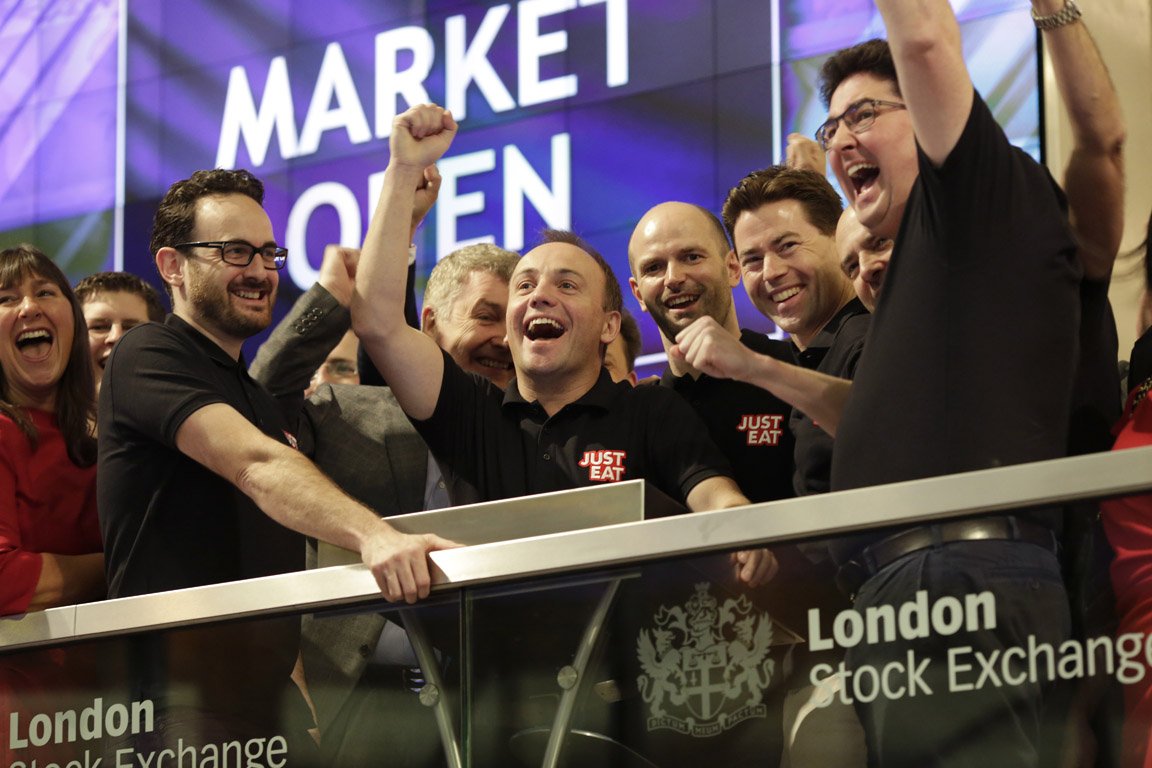 davidjusteat's tweet photo. Looking forward to celebrating the opening of the London Stock Exchange this morning with @BenFletch and @LSEplc ... five year since the last time, with all the gang @JustEatPLC and the late, great and much missed Chairman John Hughes aka #Huggsy 😊 #justeat https://t.co/I8WSR8HmOb