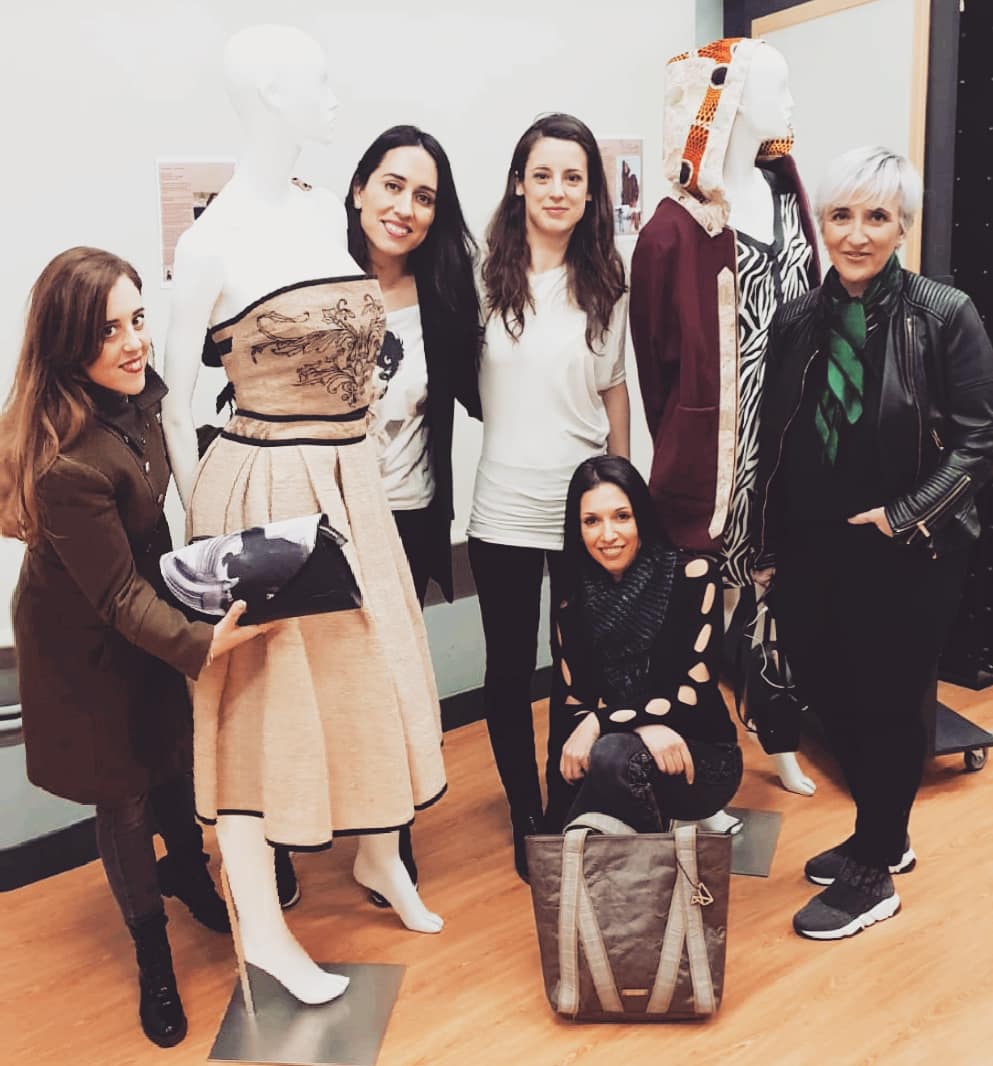Esta semana empieza #momad2019 y nosotras estaremos enseñando lo más bonito de la #modasostenible 
En el desfile del sábado estará la diseñadora <a href="/Araceli_GarciaR/">Araceli García</a> y su colección de #bolsos que son 😍
#bloggerswanted  #modaorganica #thecircularproject #fashion #FelizMiercoles