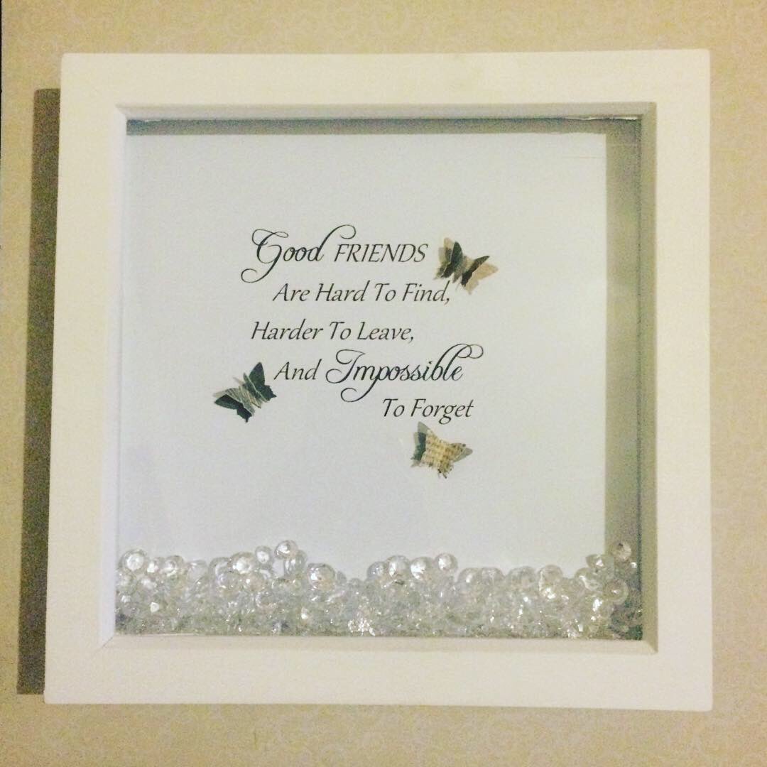 candles_bespoke's tweet photo. A frame order ready to post today π https://t.co/f443mluo1a
#handmadeframes #personalisedgifts #bespokecandlesandgifts #boxframes #giftsforafriend #birthdaygiftsforher #birthdaygiftideas https://t.co/8DRhRDqtX2
