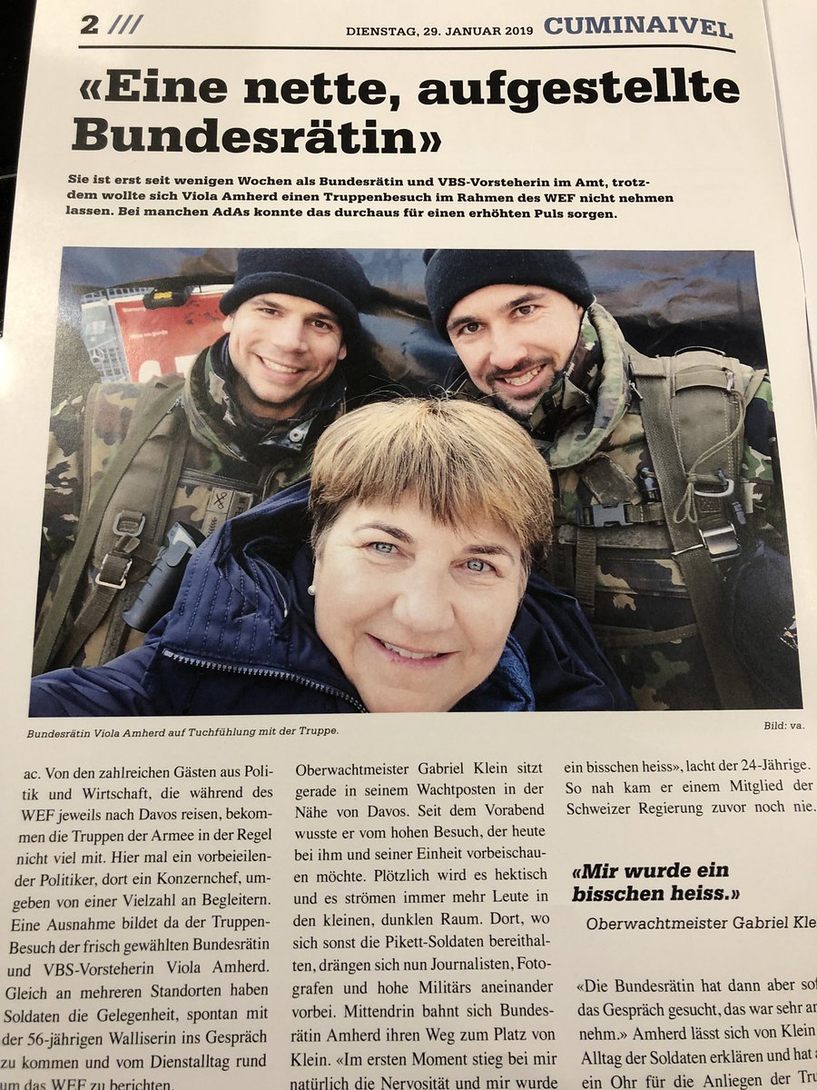 AnCattani's tweet photo. kleiner wk-nachtrag: das verschollene truppenselfie von bundesrätin @Violapamherd ist wieder aufgetaucht.📸 #printfirst https://t.co/ToipmSRKQ3