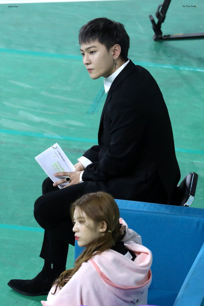 type_only's tweet image. 190107 HQ
#iKON #DK #동혁 #iKONISAC2019

당근이랑 엠씨 둘 다 하느라 수고 많았지 ㅜㅜ 연휴에 도녁봐서 넘 좋다 진짜❗❗
@D_dong_ii