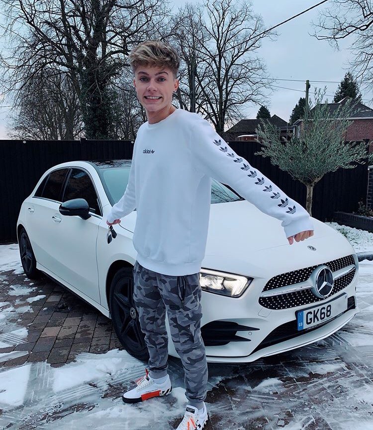 harveyO2L's tweet photo. New car day https://t.co/6p8JplPeYy