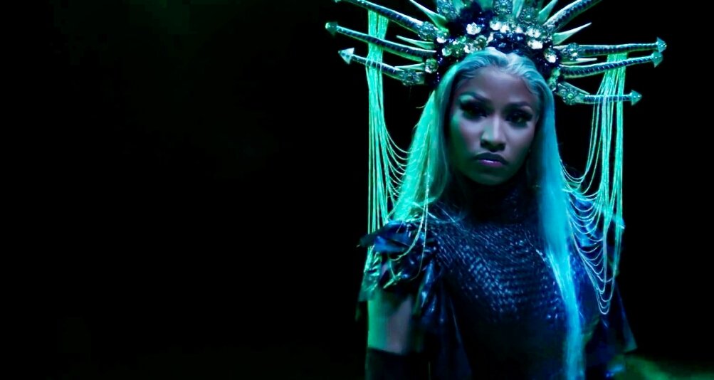 notprinceandrew's tweet photo. coz they know I'm the Queen @NICKIMINAJ #HardWhiteVIDEO #nickiminaj https://t.co/zdV4T4i8up