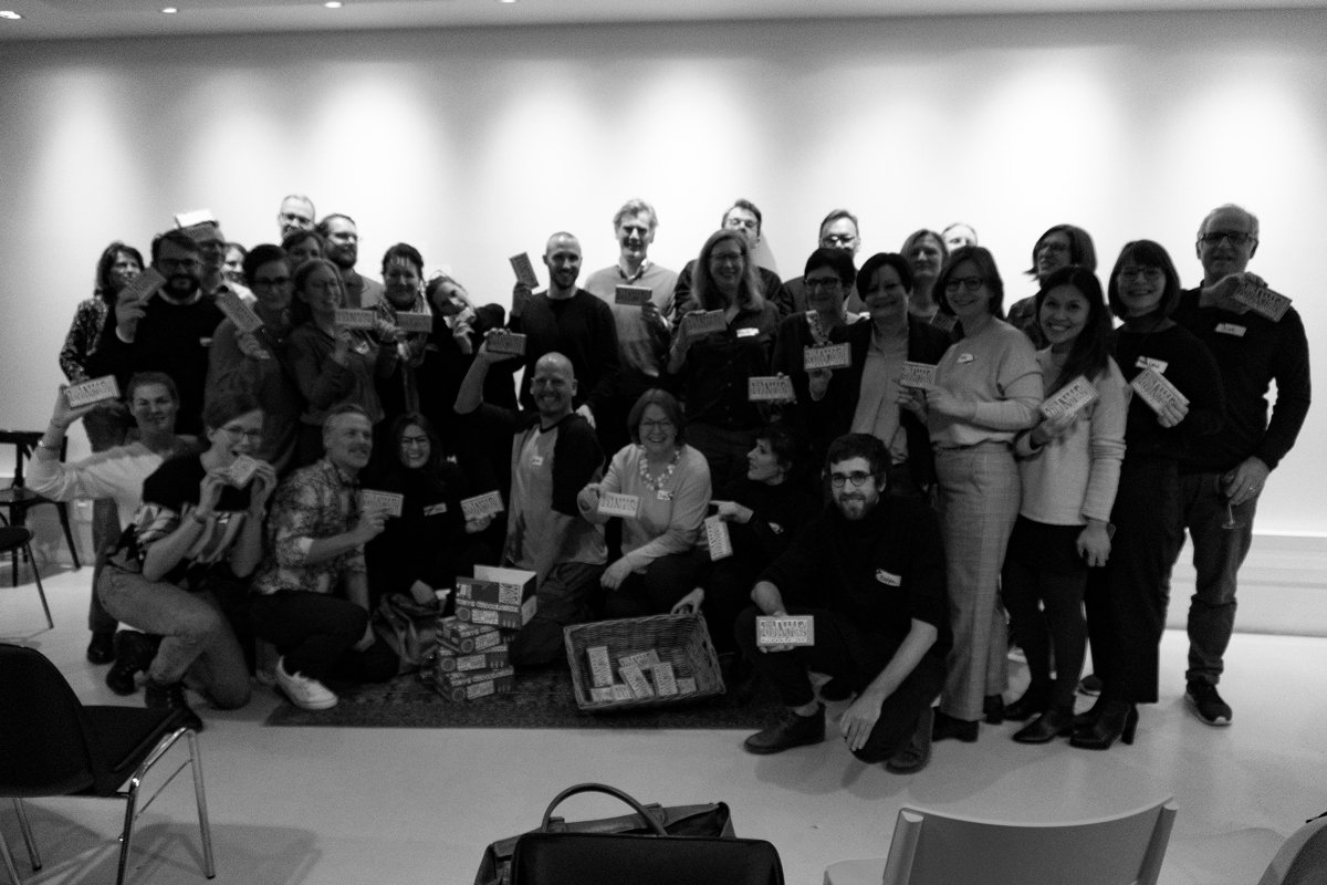 leadershipsalon's tweet photo. Slave-free #chocolate makes everybody happy. Great evening with a great audience. #creativeleadershipsalon #tonyschocolonely https://t.co/Cn3FEcmJ1B