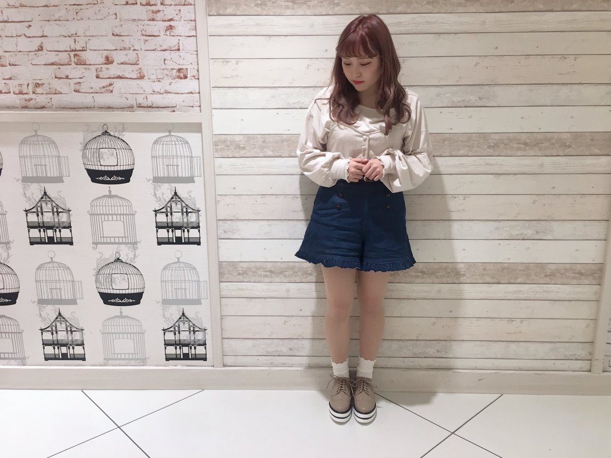 NICECLAUP_EST's tweet photo. ▷▷▷shinjuku◁◁◁

【ブログ更新🍒】

大変お待たせ致しました！ウィングチップデザインの厚底シューズが店頭に入荷😇💭安定感のある厚底はとても履きやすくておススメです！

https://t.co/Cxw8PuX5CL https://t.co/Mrmpfw8wwt