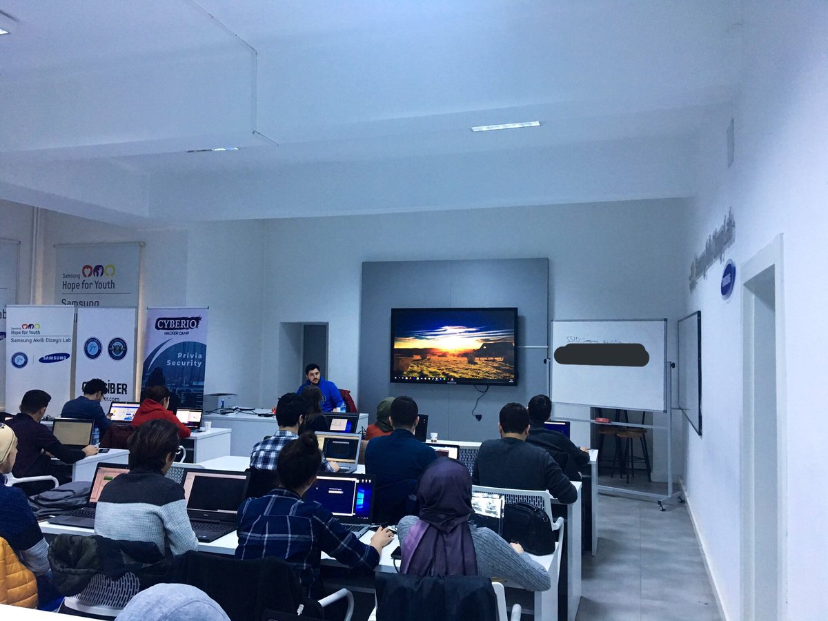 gazisiber's tweet image. Sayın Anıl Mamak, “Exploit Nedir, Metasploit Framework, Exploitation ve Domain&apos;e Yönelik Sızma Girişimleri” konulu eğitimi gerçekleştirmektedir. #cyberio #priviasec #gazisiber #hacker #security #siber #güvenlik #hackercamp