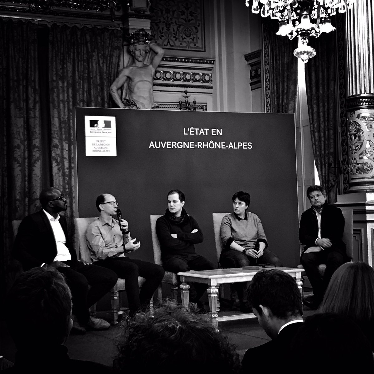 dgrpro's tweet photo. Conférence #IA Préfecture @auvergnerhalpes - 1ère table ronde : l’écosystème des offreurs de solutions #IA : un fort potentiel montré par les représentants de @CEA_Recherche @NeovisionSAS #Sileane #DiAnalyseSignal, table animée par @amcordier @HoomanoCompany @LyonisAi https://t.co/JI2YAZ2wZg