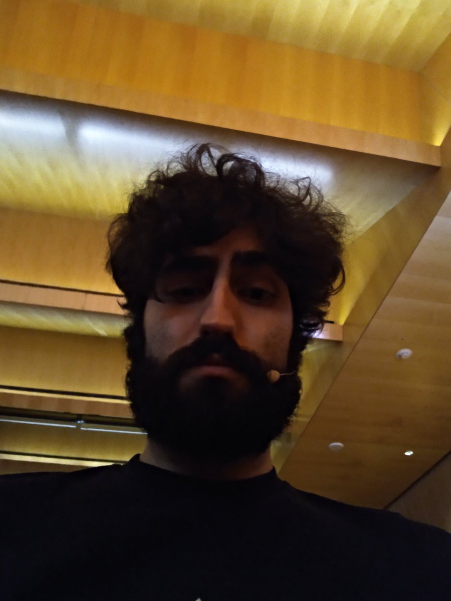 Eso que lucha por emerger de mis barbas es un micro
:)
En breves, en el #adidasTestingDay
