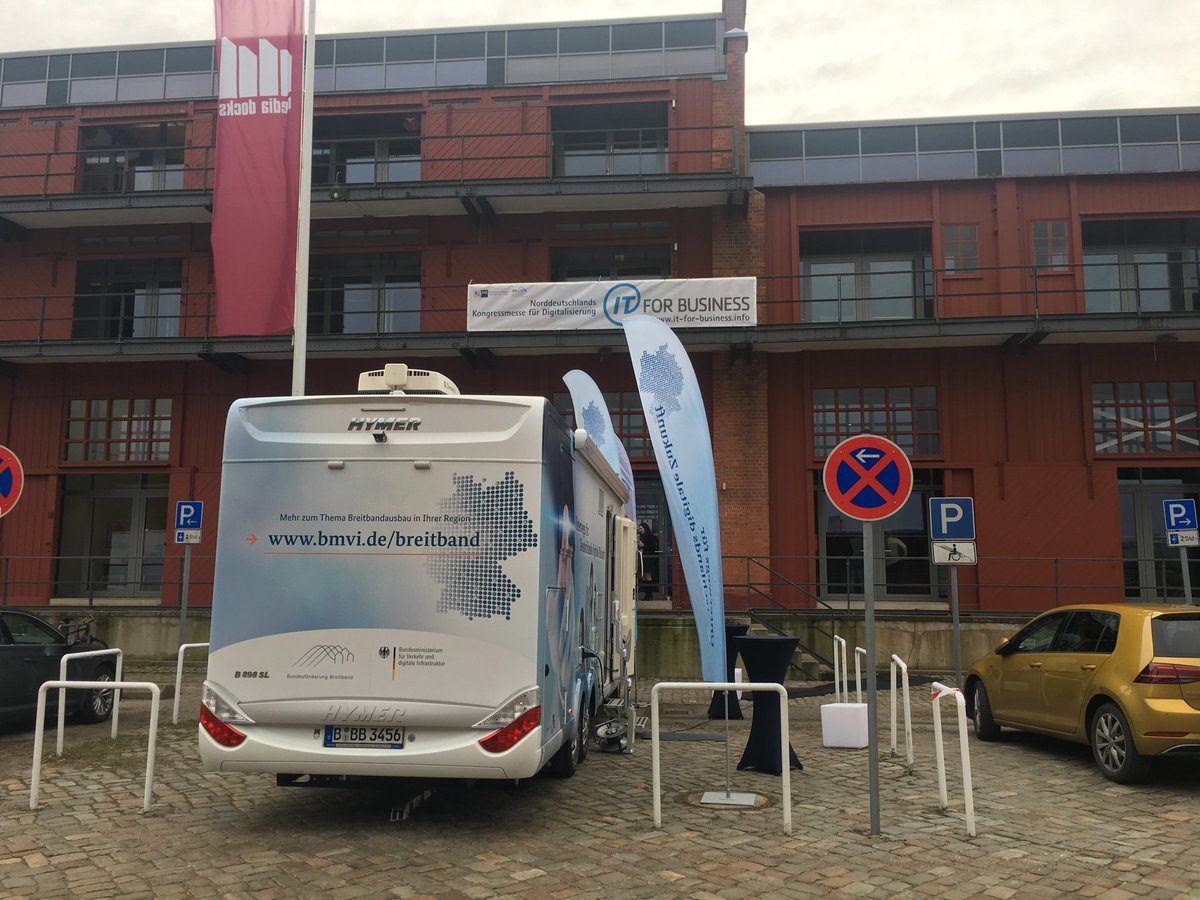 BBB_digi's tweet photo. Um 10:00 Uhr startete die Messe IT FOR BUSINESS in den Lübecker #Mediadocks. Nutzen Sie die Chance und tauschen Sie sich mit Spezialisten über aktuelle Themen, Trends und Innovationen der Branche aus. #Digitalisierung #Infokampagne #Breitband #itforbusiness #Willy-Brandt-Allee 31 https://t.co/8yYMTbkcGI