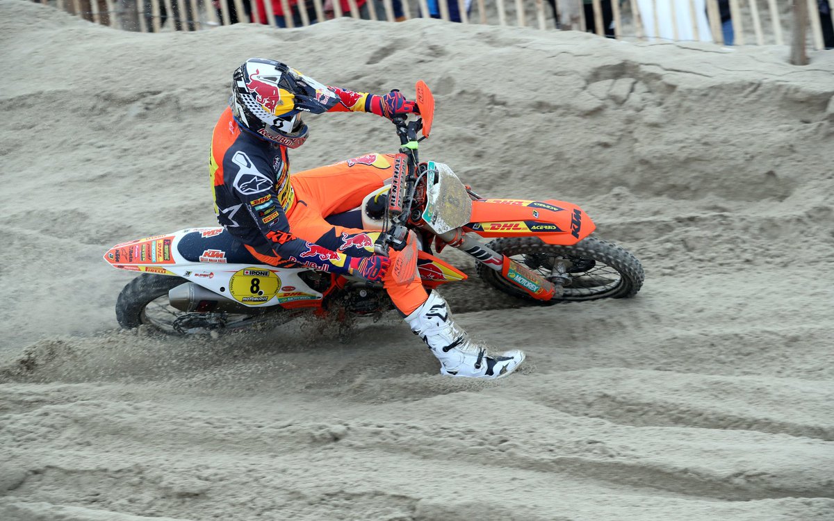 🥇 <a href="/NathanWatson99/">Nathan Watson</a> became the first British rider to win the iconic Enduropale Le Touquet and in the process was crowned the 2019 Championnat de France des Sables Champion 🏆

#AlpinestarsProtects | #Tech10 | #Touquet