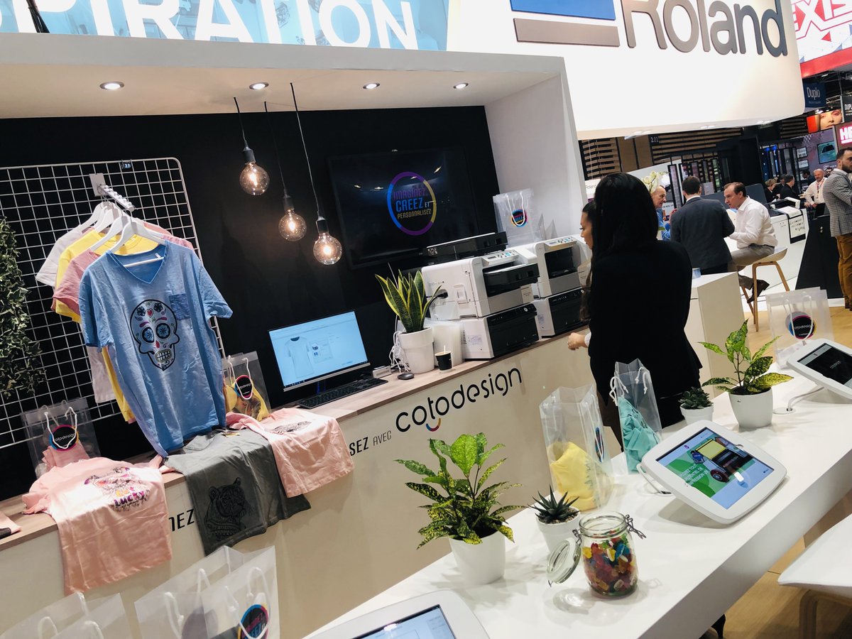 Tellement de nouveautés sur le stand de <a href="/RolandDGFrance/">Roland DG France</a>, un incontournable du salon ! 😍
#cprintlyon #cprint #cprint19 #cprint2019 #salon #evenement #print #impression #communication #decoration #design #packaging #artsgraphiques #textile #personnalisation #rolandDG