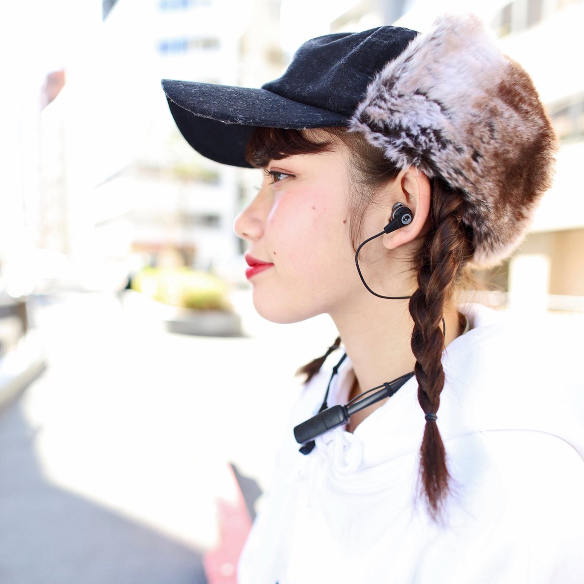 SkullcandyJapan's tweet photo. Ink’d Wireless💀 @HKR7140 使えばわかるコスパ最強のワイヤレスイヤホン⭐️首元のファッションアイテムとしても最高🔥羽のように軽く、音楽を快適にエンジョイ🎵 #FeelSkullcandy #スカルキャンディー #inkdwireless https://t.co/FV5RsEGw8M