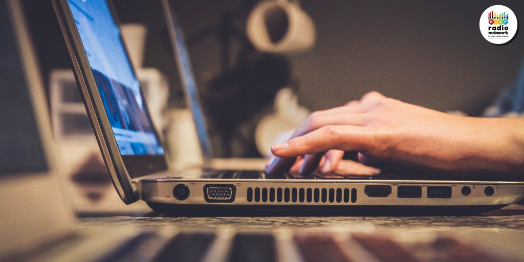 Si è concluso il #SID2019, dove 500 studenti si sono confontati sul tema "#Cyberbullismo, una nuova alleanza tra #scuola e famiglia” 🖥

Voi che ne pensate?
Alle 14:30 seguite la diretta su ➡ miurradionetwork.it per saperne di più!