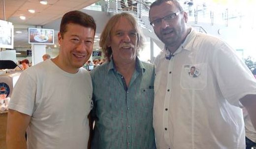 Karel_IV62's tweet image. Přijetí Puškinovy ceny z rukou V.V. Putina lze svést na pošetilost stárnoucího muže, jakkoli tomu nerozumím.
Toto "selfie" ve společnosti zločinných lhářů a podvodníků nelze svést na nic jiného, než na křivost charakteru. Těžko se mi to píše, ale lhát se nemá. Ani sobě. #hnus