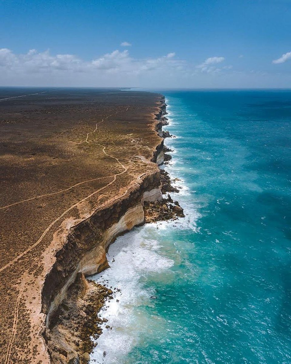 Australia's tweet image. You're looking at the world's longest uninterrupted sea cliffs 🤯 

(via IG/jasonvanmiert at @southaustralia's #BundaCliffs)  
#seeaustralia #seesouthaustralia