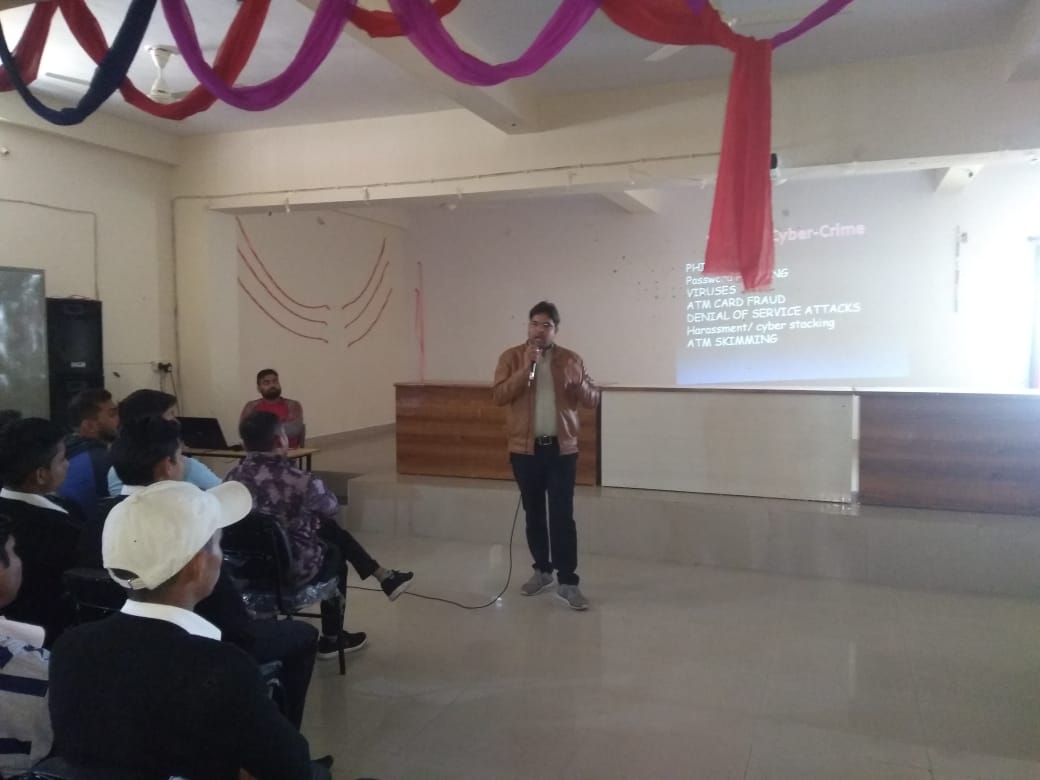 राज्य सायबर जोन ग्वालियर द्वारा के.जी. नर्सिंग कॉलेज ग्वालियर में सायबरअवेयरनेस  प्रोग्राम का आयोजन दिनांक 04/02/19 को आयोजित किया गया