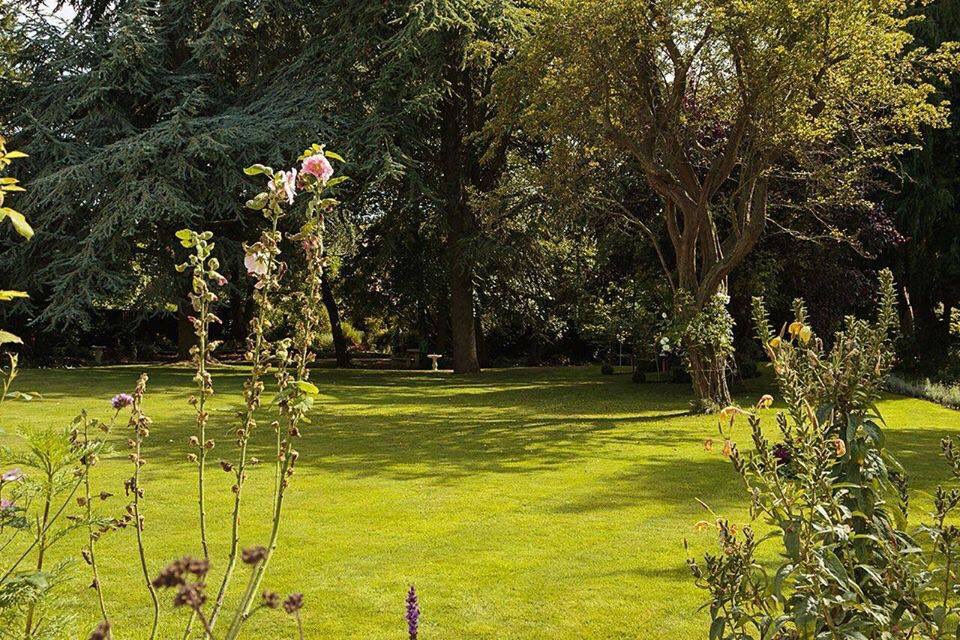 tresillianbb's tweet photo. Have you stayed at our beautiful #Guesthouse? 🏡 Please leave us a #review via @TripAdvisorUK as we'd love to hear all about your experience and appreciate feedback to further improve your stay 😁❤️ Click here to submit your review 💻✅: https://t.co/TohymIiK9u #bedandbreakfast https://t.co/EqPWtNvRRg
