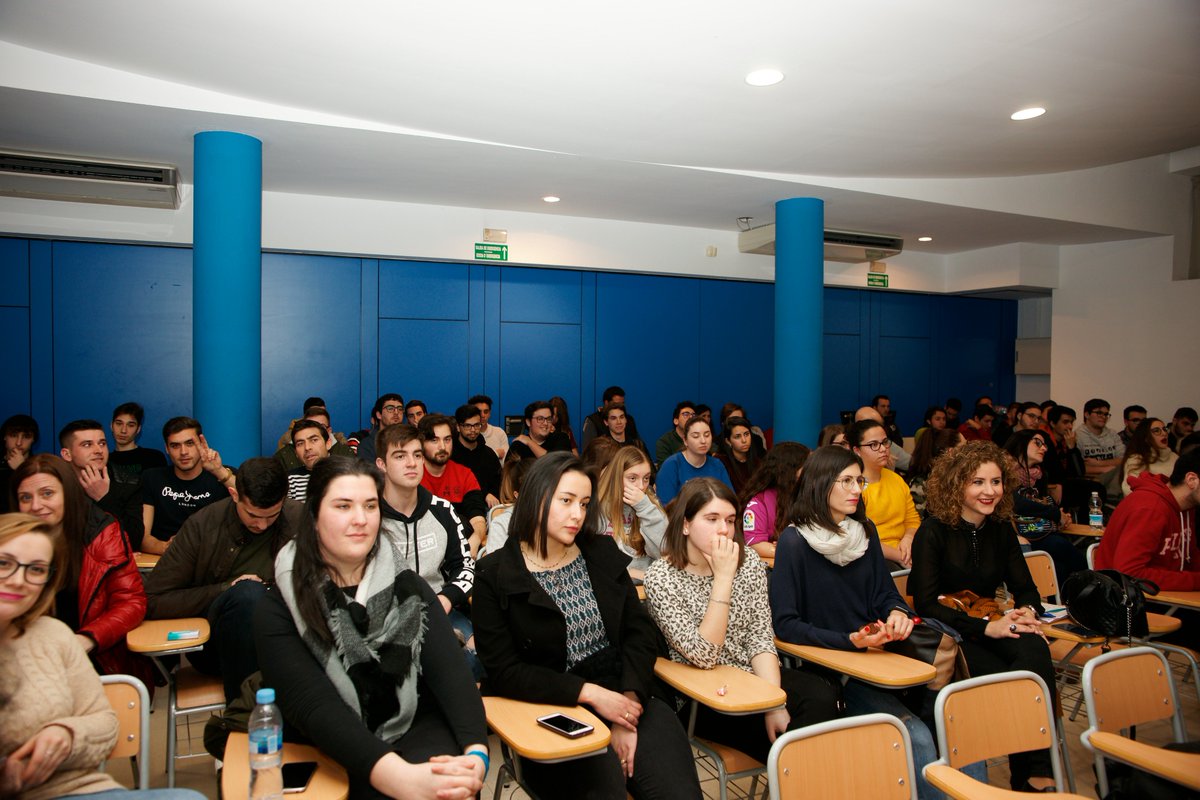 'Conquistando Escalones en la ‘II Jornada Experiencias Compartidas FP’ del IES Miralcamp'

Muchas gracias por la invitación y la ayuda a la asociación. Más info del acto: conquistandoescalones.org/web/2019/02/co…