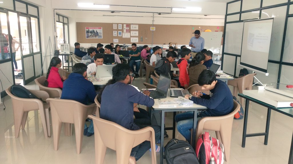 EncubeLabs's tweet photo. Transformation workshop by M.I.T Professor Rajesh Nair.
#Encubelabs #z2m #zero2maker #makermovement  #fablab #fablabnetwork #Arduino #diy #maker #workshop #education https://t.co/xbUkv4SOT5