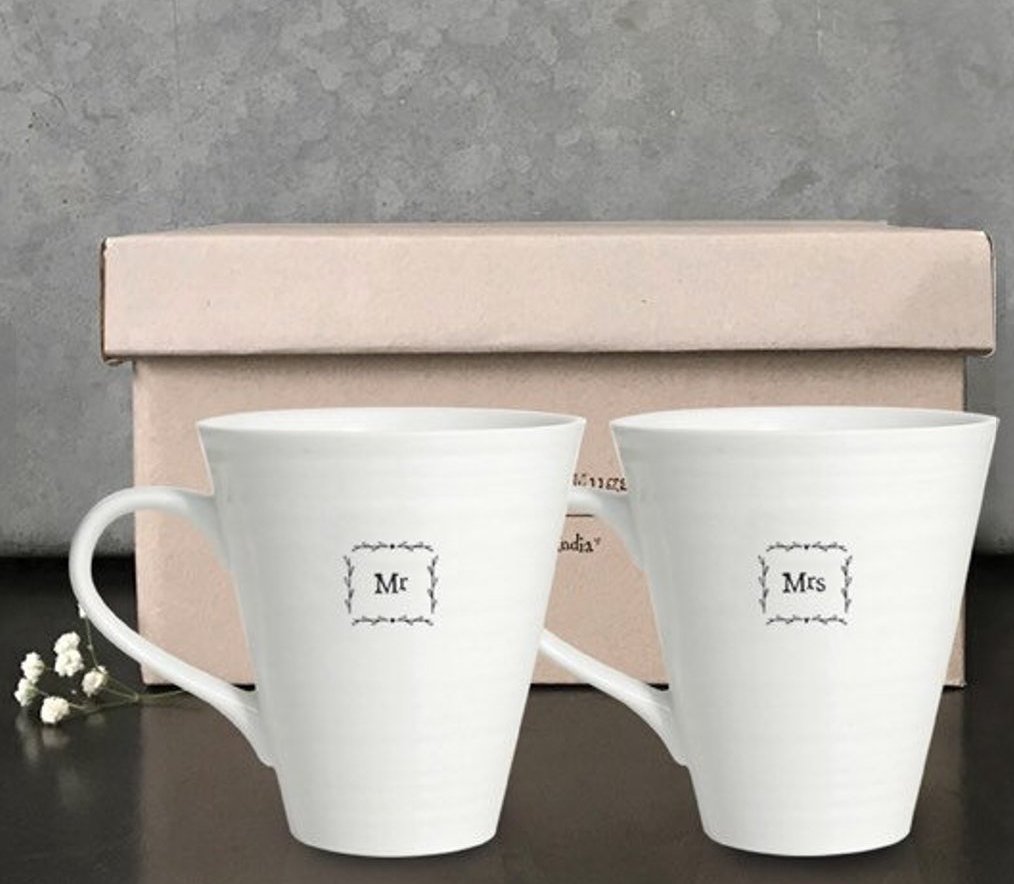 Perfect gift for an Anniversary or Wedding. 9th Year Anniversary = Pottery. Only one available in our store kazbeeoriginals.com
#glazedporcelain
#whitepottery
#mugsandcups
#weddinggift
#anniversarypresent
#mrandmrs
#eastofindia
#9thyearanniversary
#9yearspottery