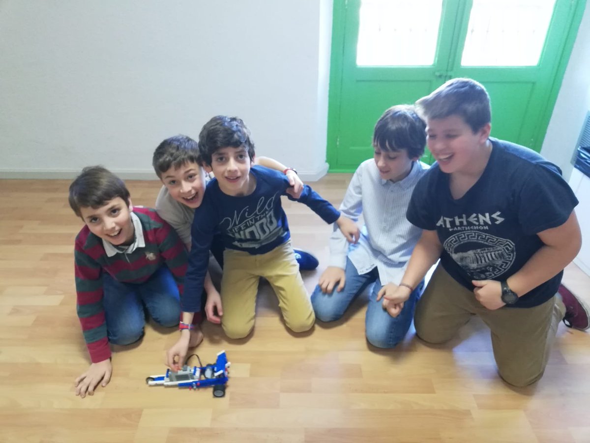 Y, por último, ¡6º de Primaria ha ido al <a href="/PobleEspanyol/">Poble Espanyol</a>!