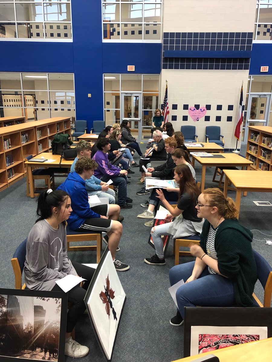 DainyaPark's tweet photo. Practice interviews for Vase 🎨 #art #libraryfun #CompetitionTime https://t.co/QUsDWhN9h0