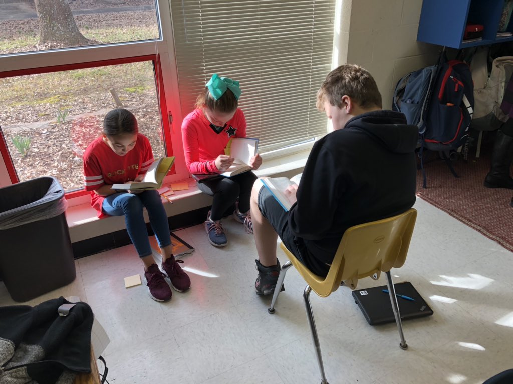 AGHoulihan's tweet photo. This is an excellent visual to showcase what a fifth grade literacy block should look like. Small group instruction, shared reading, using tech to write essays, targeted tutoring. Way to go @UnionvilleES_NC! #Literacy4U #TeamUCPS https://t.co/7AyhAJCKLv