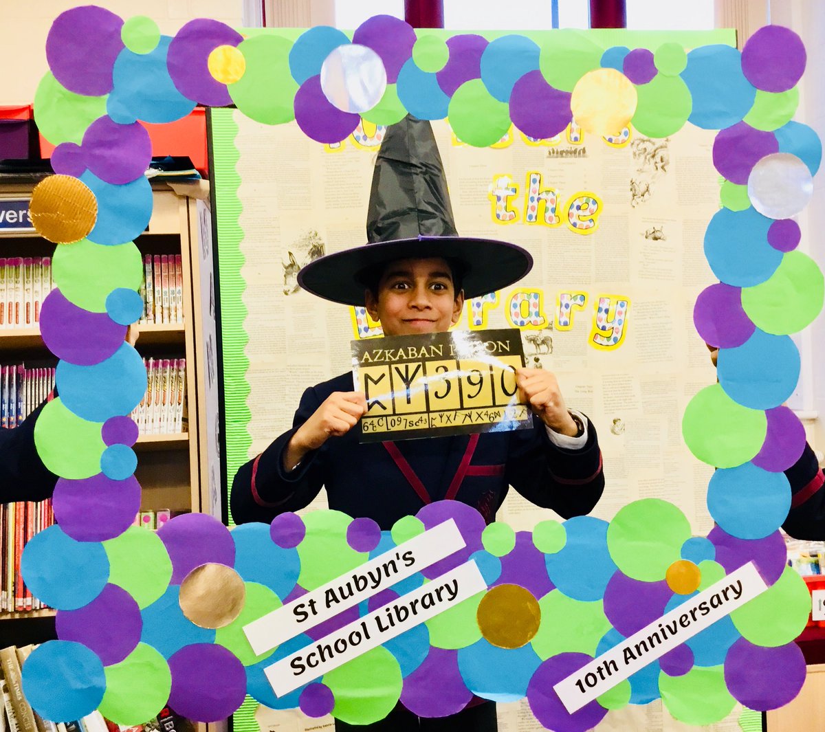 StAubynsLibrary's tweet photo. We are catching up on all of the lovely #Photobooth pictures and there are some excellent #lovereading book recommendations in 4HS!
#10YearsoftheLibrary #10thAnniversary #GreatSchoolLibraries @matthaig1 @DorkDiaries @adamfrostuk @AndyGbooks @EoinColfer @RJPalacio @wimpykid https://t.co/gWtCjF3L8t