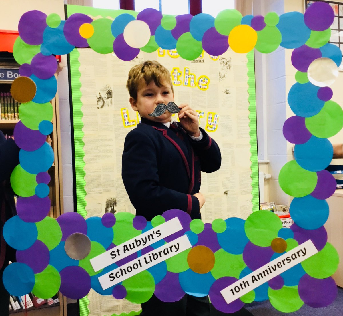 StAubynsLibrary's tweet photo. We are catching up on all of the lovely #Photobooth pictures and there are some excellent #lovereading book recommendations in 4HS!
#10YearsoftheLibrary #10thAnniversary #GreatSchoolLibraries @matthaig1 @DorkDiaries @adamfrostuk @AndyGbooks @EoinColfer @RJPalacio @wimpykid https://t.co/gWtCjF3L8t