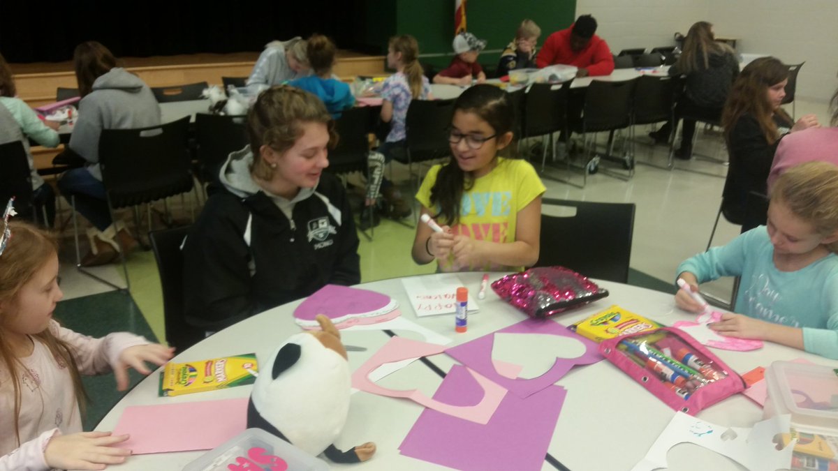 200SmithieDrive's tweet photo. Connections buddies make valentine's cards for nursing home. https://t.co/ffoNklwgn8