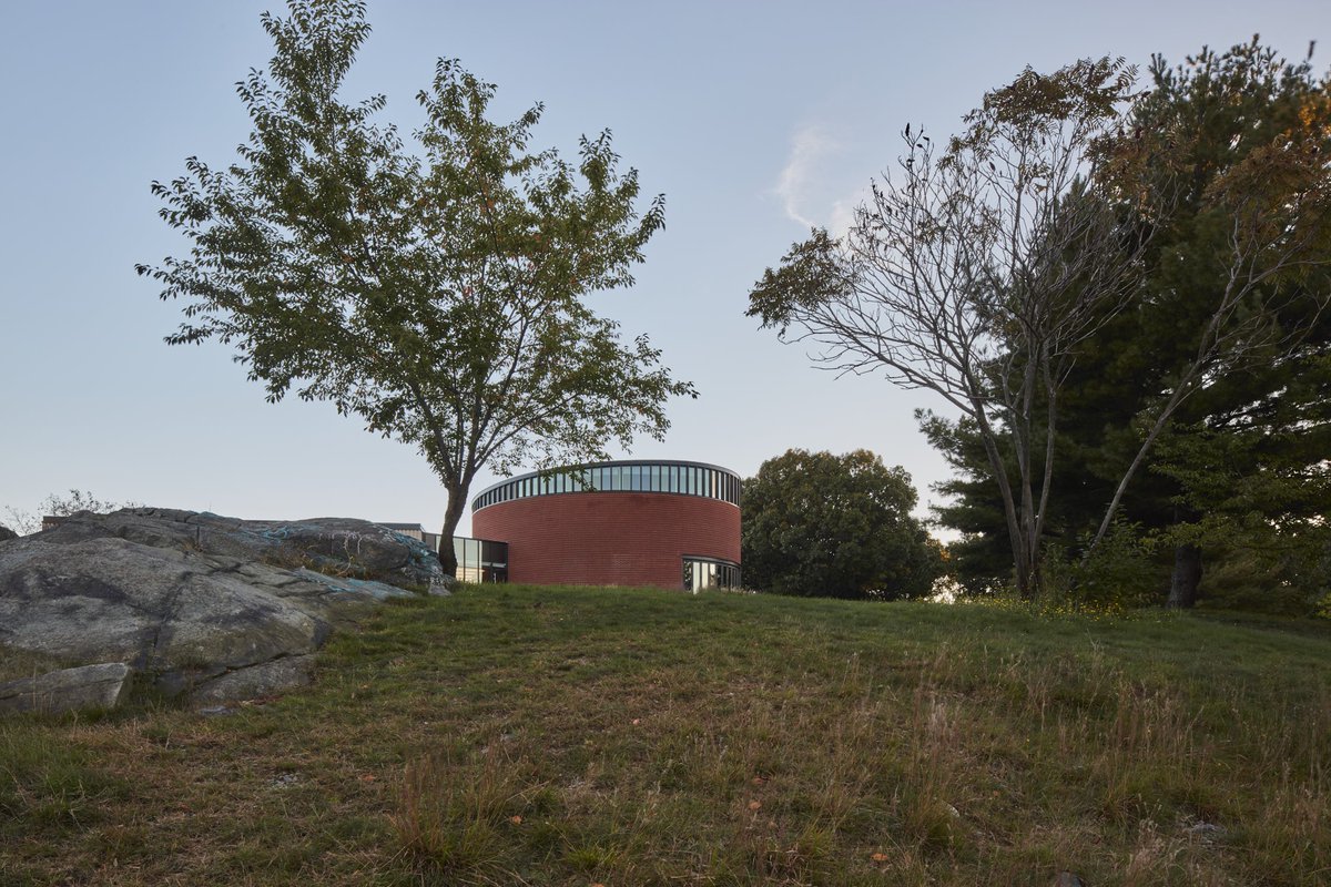 LeersWeinzapfel's tweet image. Located in a residential neighborhood bordered by a city park, the West End House Boys and Girls Club provides a safe and fun space for Boston’s youth. #WestEndHouseBoysandGirlsClub is a light on a hill overlooking
the city below #DesignForCommunity #LWA mailchi.mp/0b1d93b47f84/h…