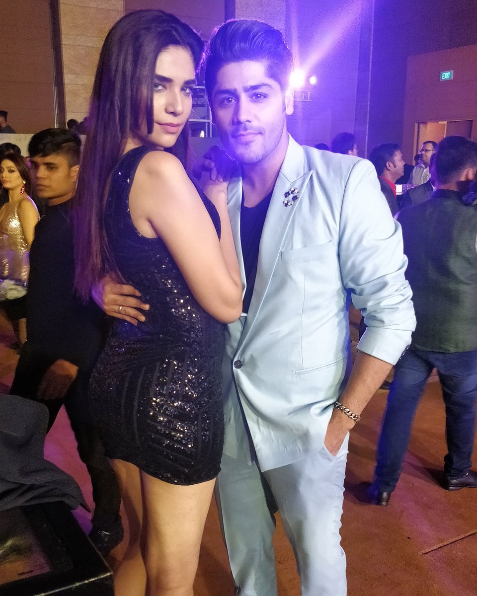 Koi tujhe dekhega to dhoptungich na usko... @kapursahab #shrishti #sameer #shrishmeer #kundalibhagya @zeetv