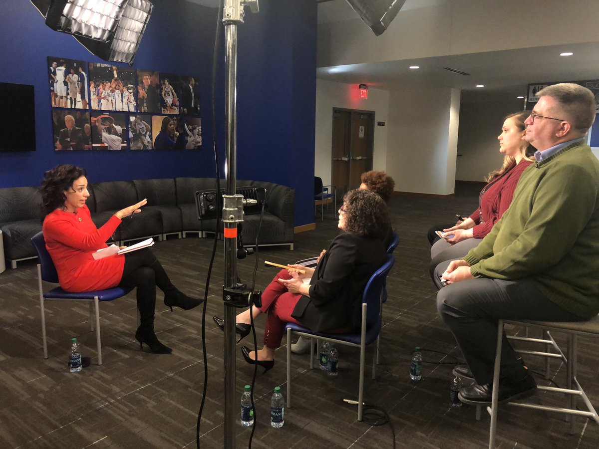 suvCBS's tweet photo. Our #SOTU panel with Iowa voters at @DrakeUniversity for @CBSThisMorning w/ @CBSMMiller https://t.co/GeenY8MDKg #CBSPolitics https://t.co/XFajyndwrF